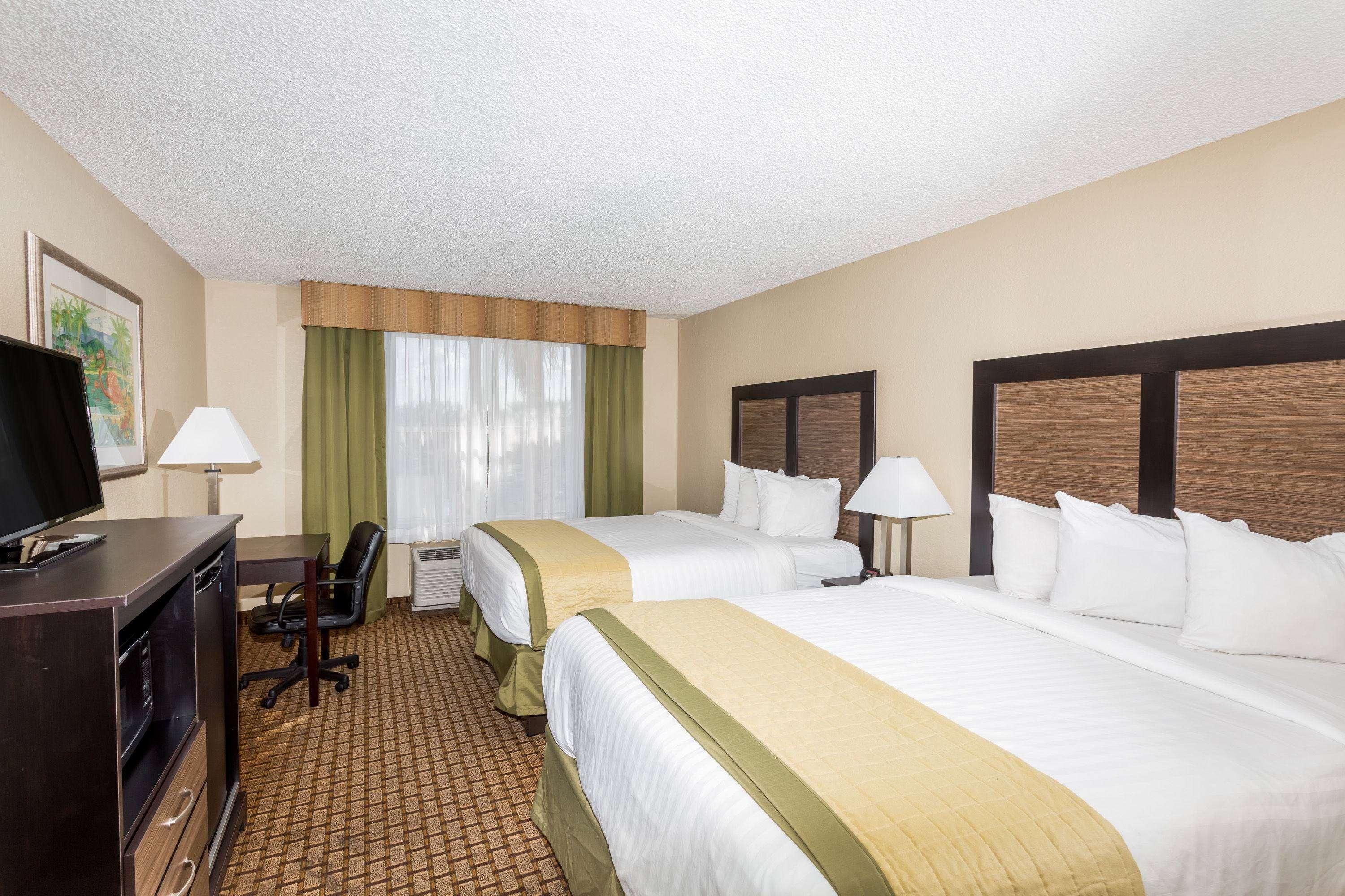 Baymont By Wyndham Fort Myers Airport Exterior foto