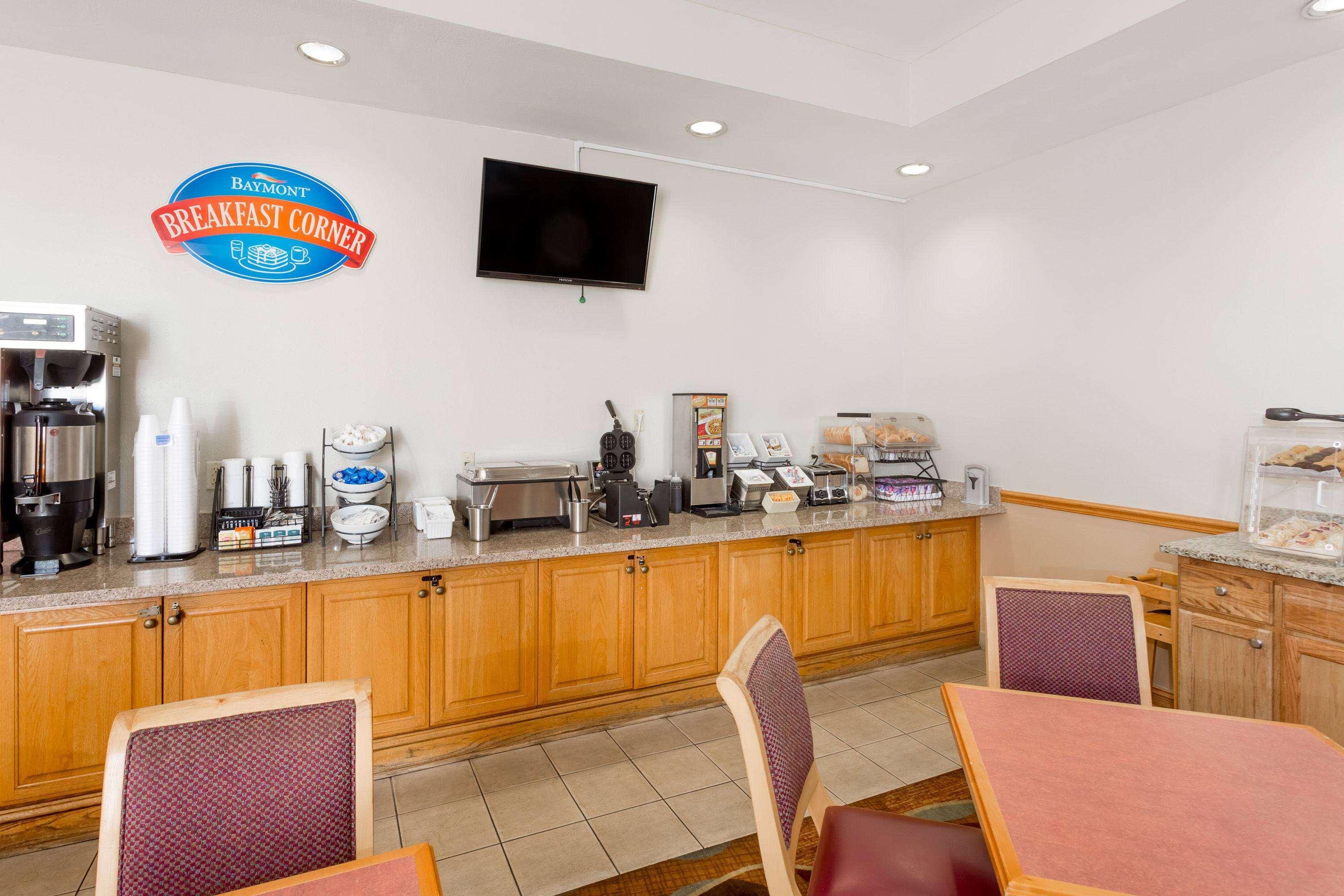 Baymont By Wyndham Fort Myers Airport Exterior foto