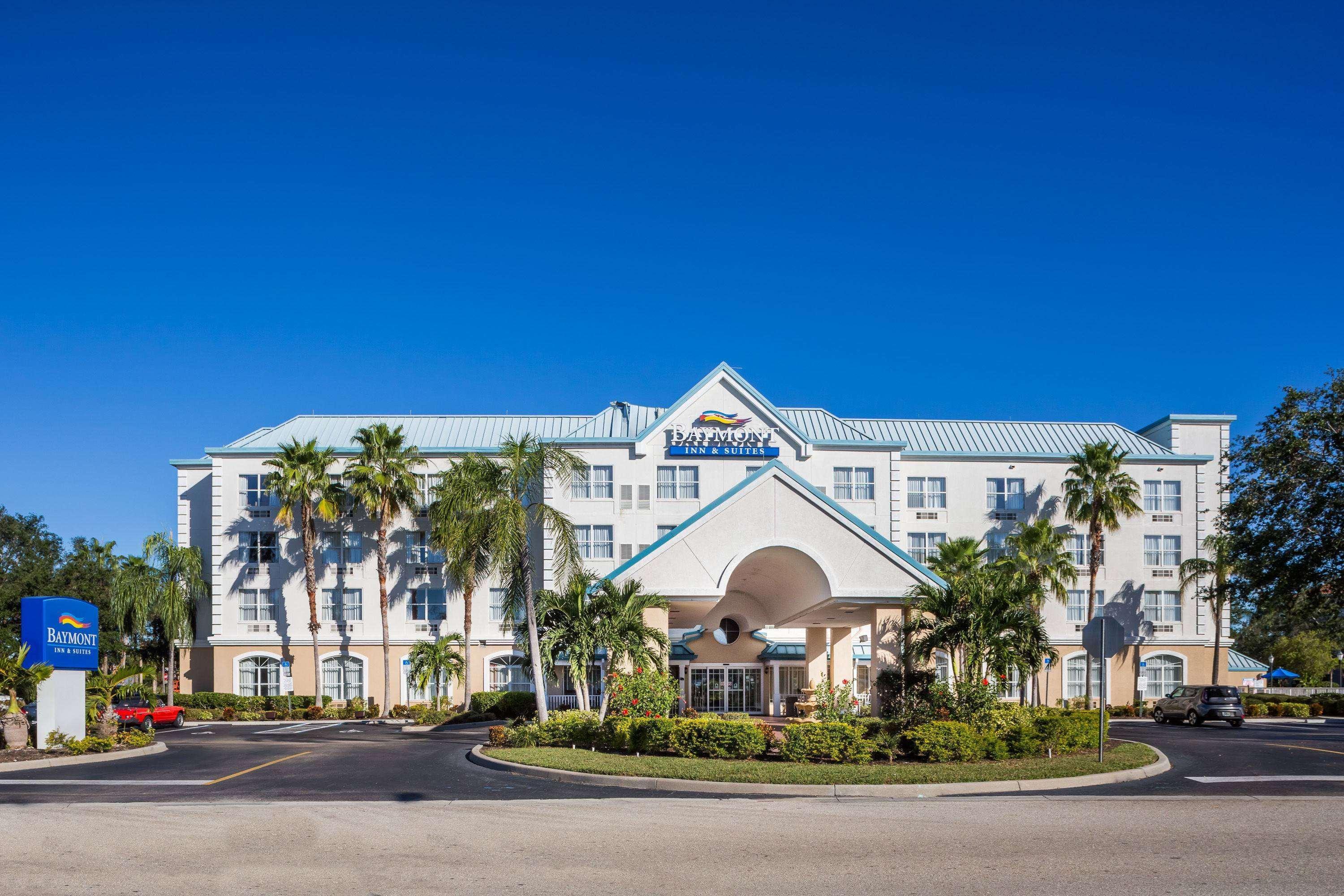 Baymont By Wyndham Fort Myers Airport Hotel Exterior foto