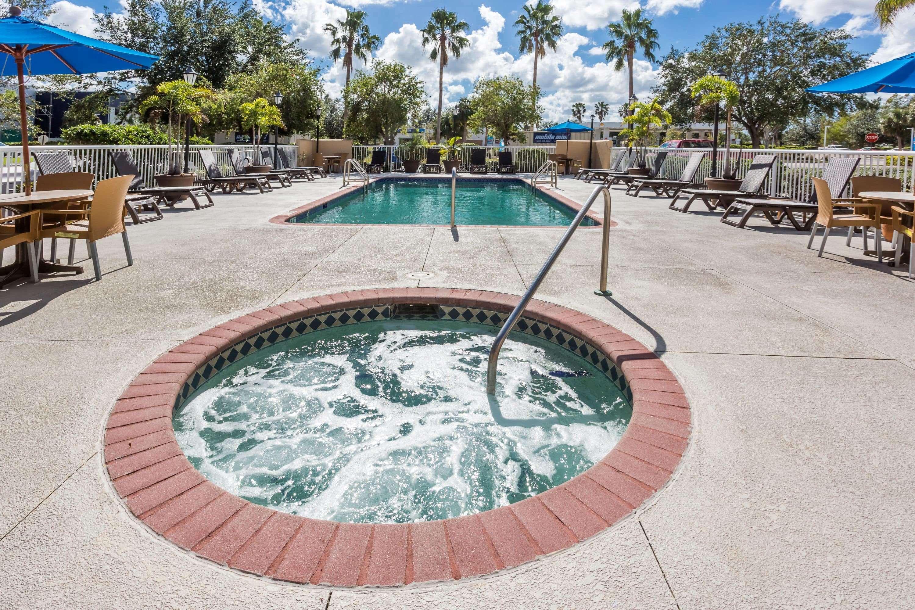 Baymont By Wyndham Fort Myers Airport Exterior foto